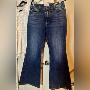 Nwot’s women’s Wrangler Dark Blue Flare Jeans